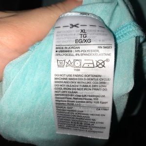 GAP Tops - GapFit Breathe Roll Sleeve T-Shirt GAP Tops - GapFit Breathe Roll Sleeve T-Shirt